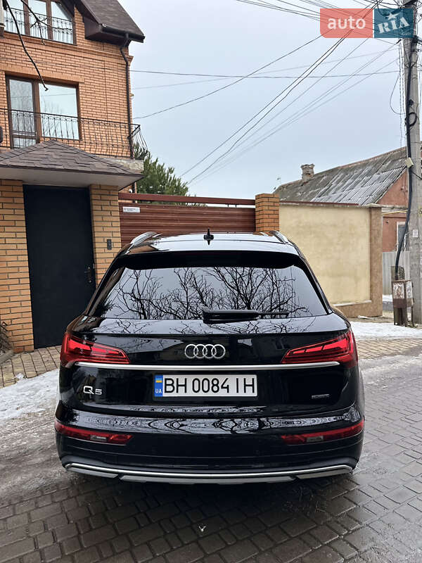 Позашляховик / Кросовер Audi Q5 2021 в Одесі