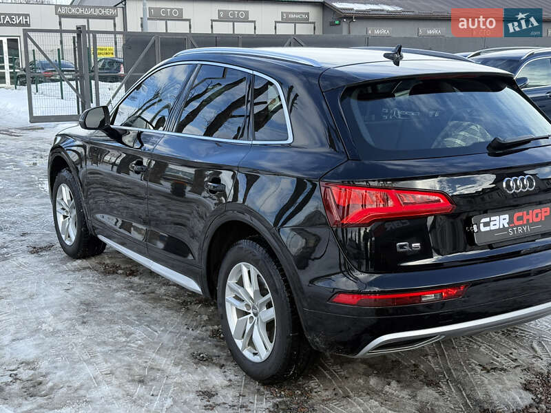 Внедорожник / Кроссовер Audi Q5 2017 в Стрые