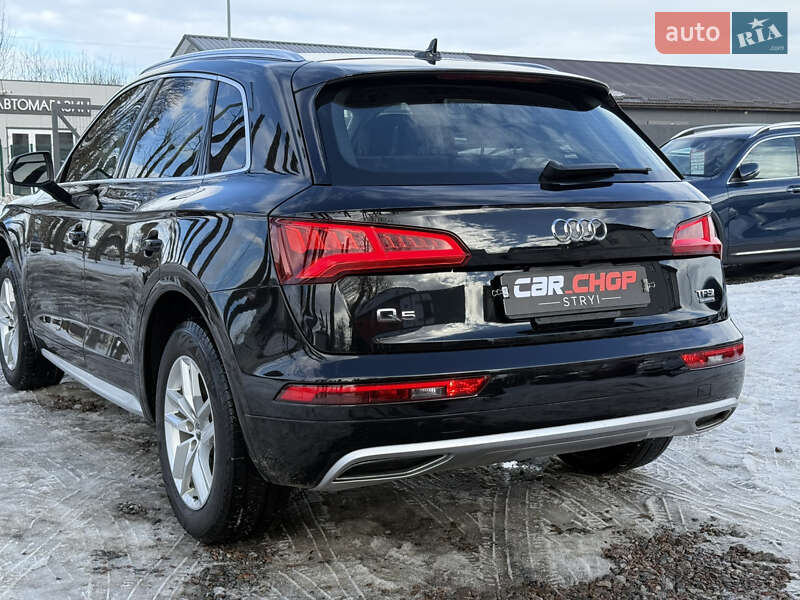 Внедорожник / Кроссовер Audi Q5 2017 в Стрые