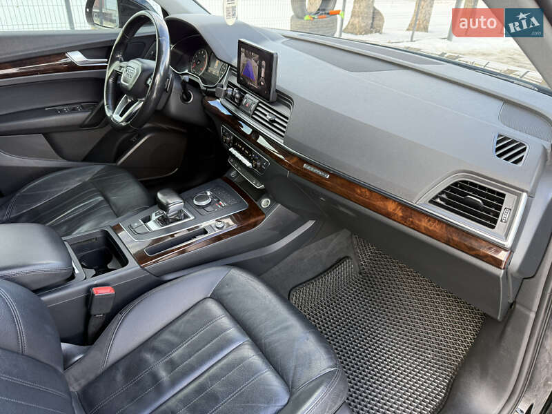 Внедорожник / Кроссовер Audi Q5 2017 в Стрые