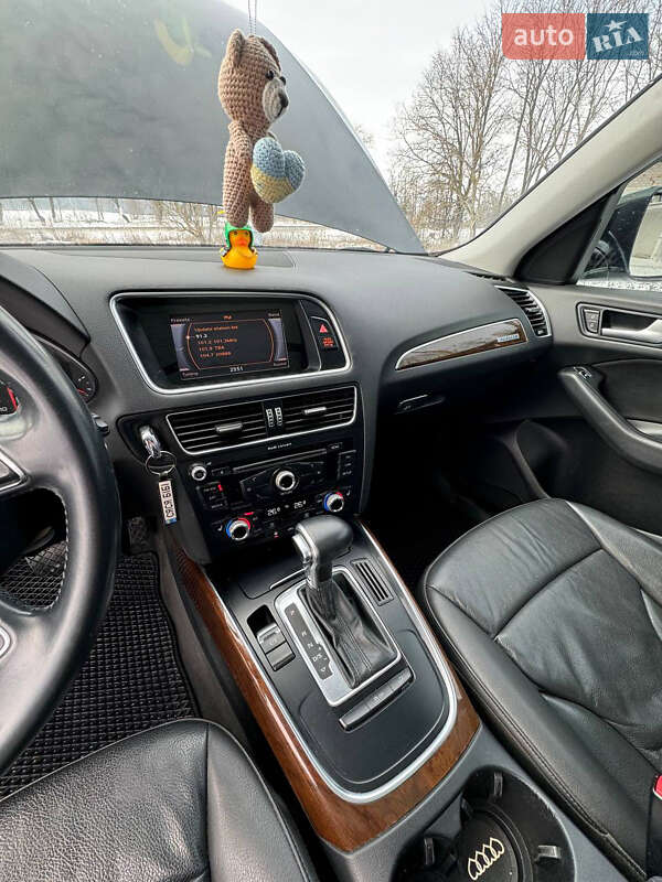Внедорожник / Кроссовер Audi Q5 2014 в Сокирянах
