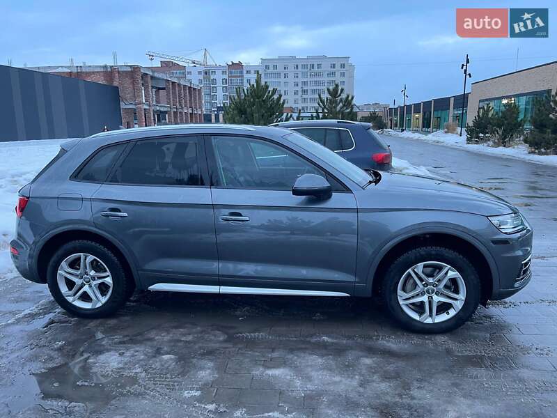 Внедорожник / Кроссовер Audi Q5 2017 в Хмельницком