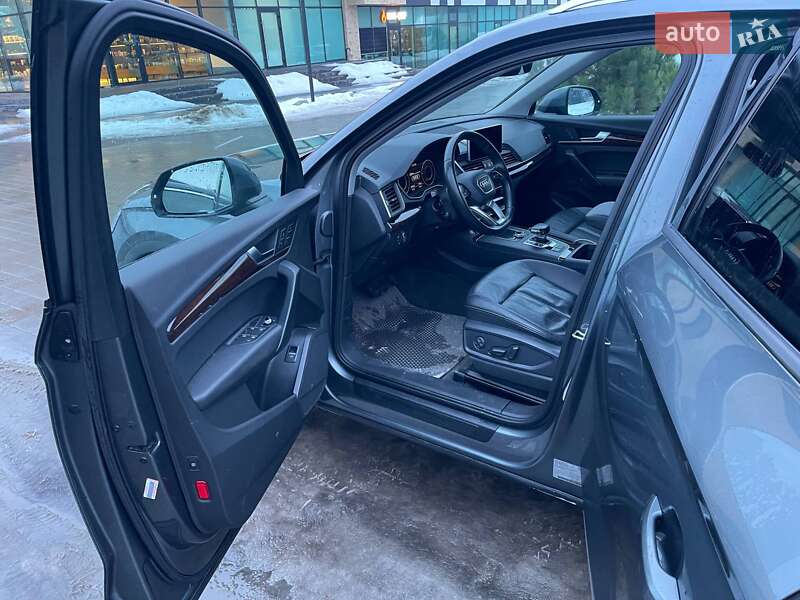 Внедорожник / Кроссовер Audi Q5 2017 в Хмельницком