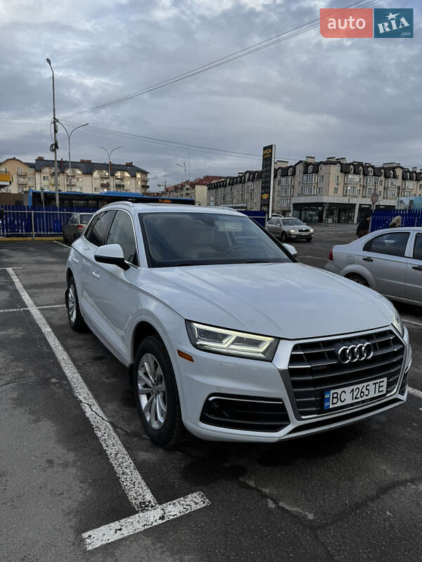 Позашляховик / Кросовер Audi Q5 2018 в Ужгороді