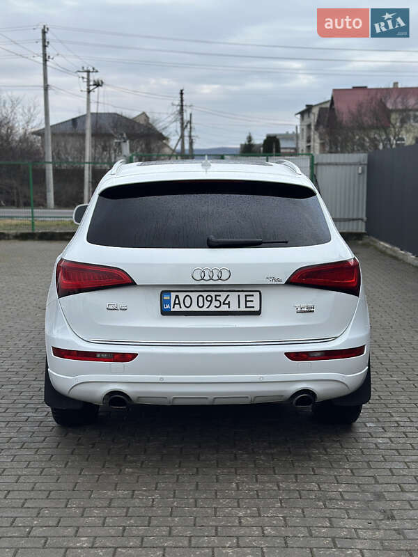 Внедорожник / Кроссовер Audi Q5 2015 в Ужгороде