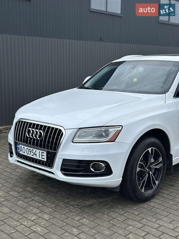 Внедорожник / Кроссовер Audi Q5 2015 в Ужгороде