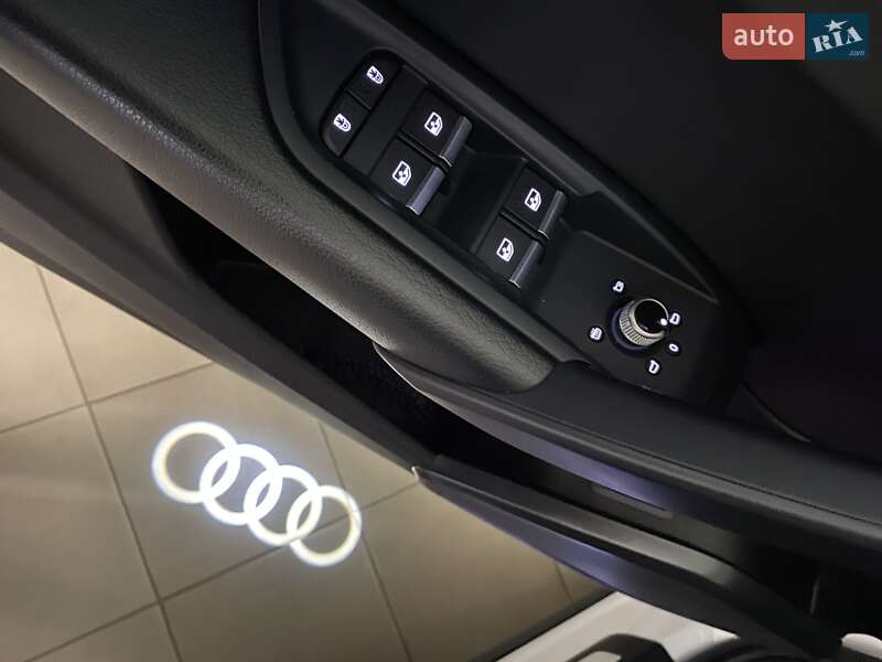 Внедорожник / Кроссовер Audi Q5 2022 в Одессе