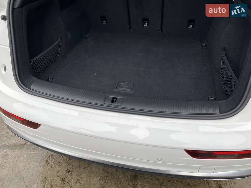 Внедорожник / Кроссовер Audi Q5 2022 в Одессе