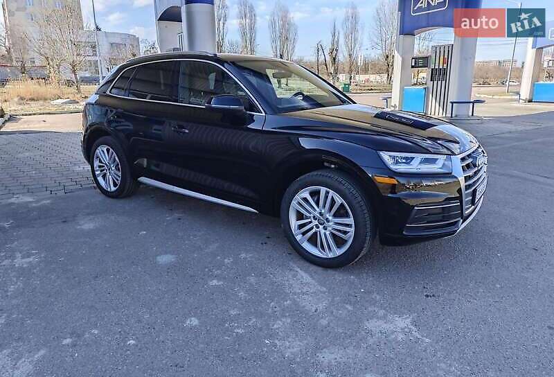 Позашляховик / Кросовер Audi Q5 2019 в Вінниці