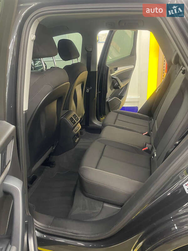 Позашляховик / Кросовер Audi Q5 2019 в Чернівцях