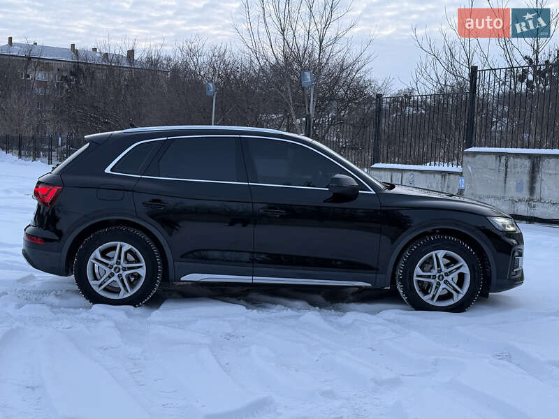 Позашляховик / Кросовер Audi Q5 2022 в Рівному