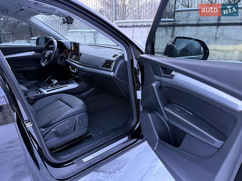 Позашляховик / Кросовер Audi Q5 2022 в Рівному