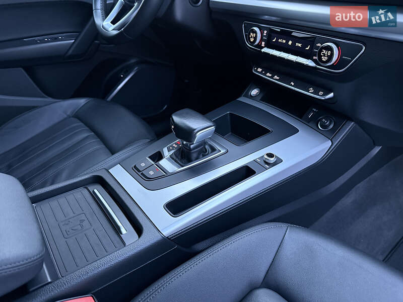 Позашляховик / Кросовер Audi Q5 2022 в Рівному