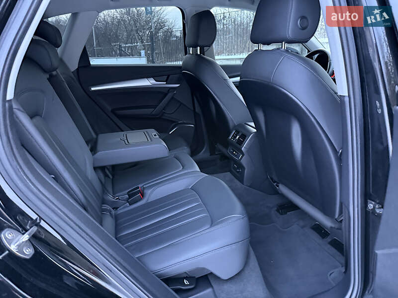 Позашляховик / Кросовер Audi Q5 2022 в Рівному