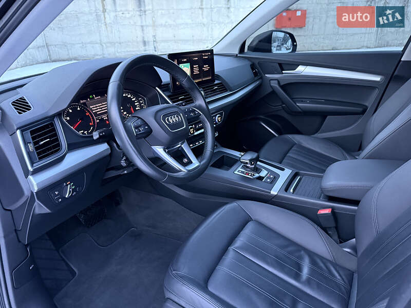 Позашляховик / Кросовер Audi Q5 2022 в Рівному