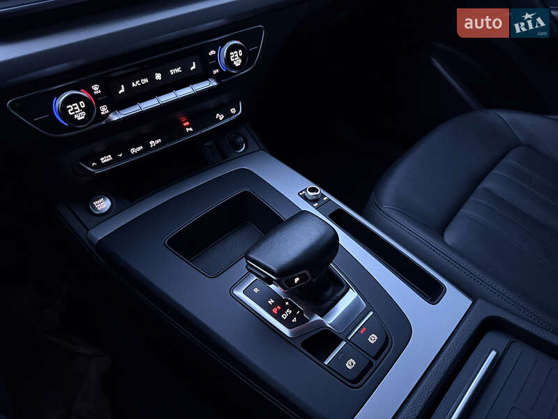 Позашляховик / Кросовер Audi Q5 2022 в Рівному