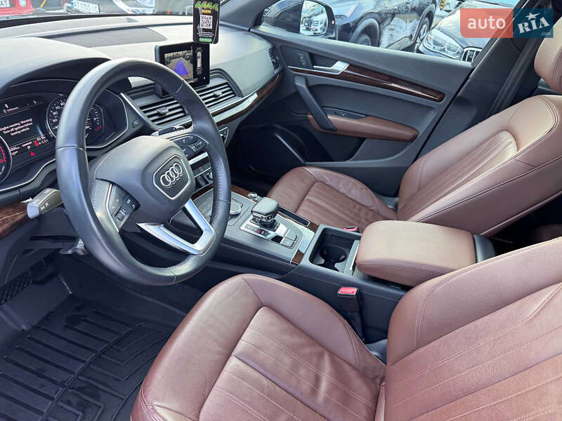 Позашляховик / Кросовер Audi Q5 2020 в Івано-Франківську