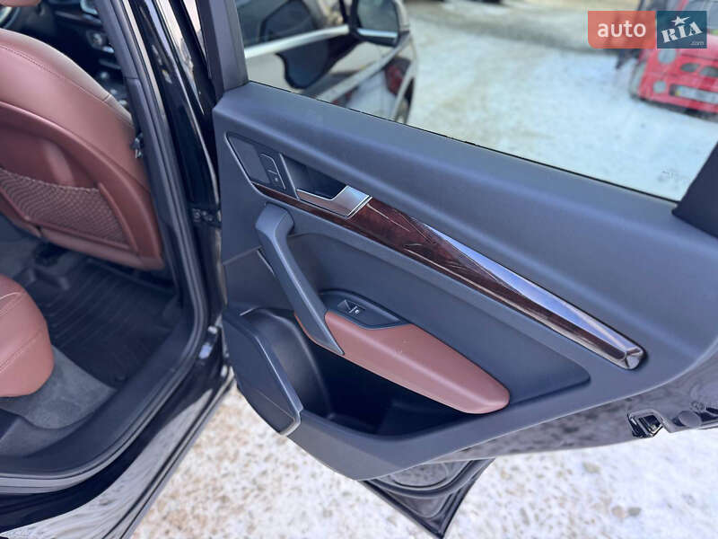 Позашляховик / Кросовер Audi Q5 2020 в Івано-Франківську