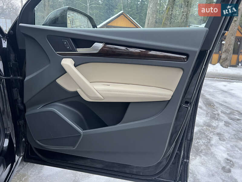 Позашляховик / Кросовер Audi Q5 2019 в Львові