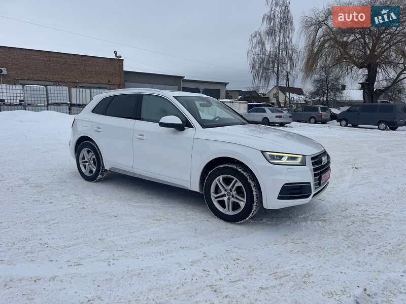 Позашляховик / Кросовер Audi Q5 2018 в Володимирі фото 14 Позашляховик / Кросовер Audi Q5 2018 в Володимирі