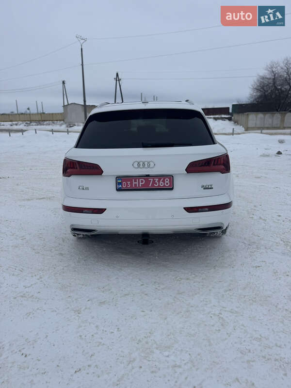 Позашляховик / Кросовер Audi Q5 2018 в Володимирі фото 22 Позашляховик / Кросовер Audi Q5 2018 в Володимирі