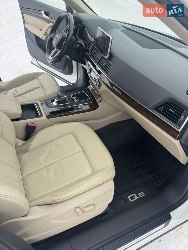 Позашляховик / Кросовер Audi Q5 2018 в Володимирі фото 33 Позашляховик / Кросовер Audi Q5 2018 в Володимирі