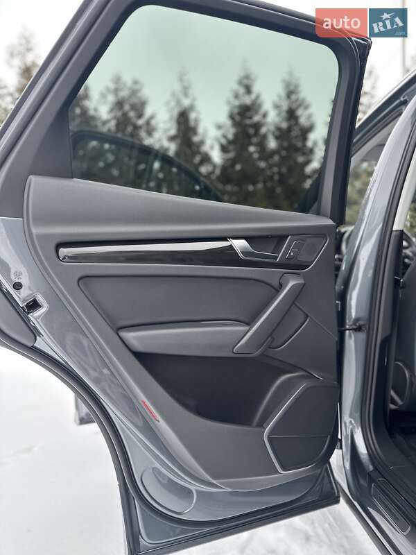 Позашляховик / Кросовер Audi Q5 2018 в Києві фото 16 Позашляховик / Кросовер Audi Q5 2018 в Києві