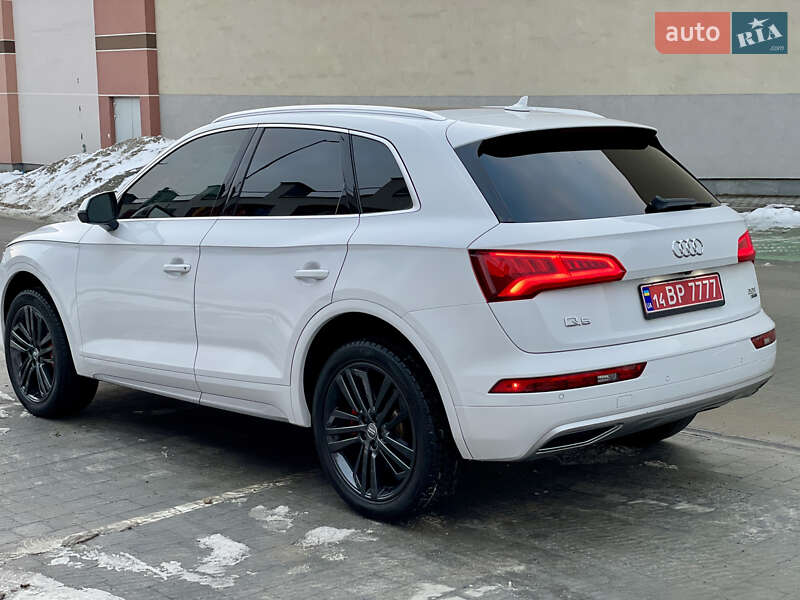 Позашляховик / Кросовер Audi Q5 2018 в Львові