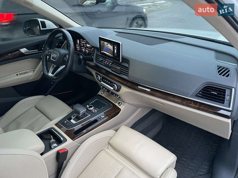 Позашляховик / Кросовер Audi Q5 2018 в Львові