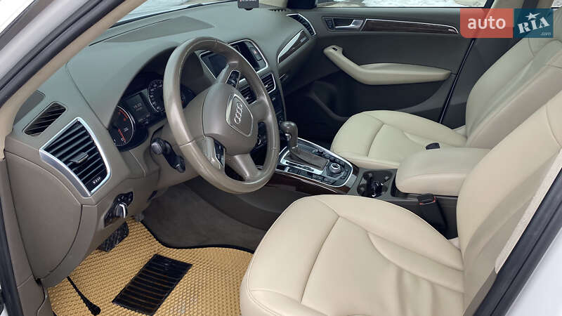 Позашляховик / Кросовер Audi Q5 2010 в Немирові
