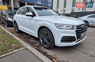 Внедорожник / Кроссовер Audi Q5 2019 в Киеве