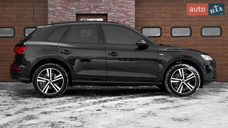 Позашляховик / Кросовер Audi Q5 2018 в Рівному