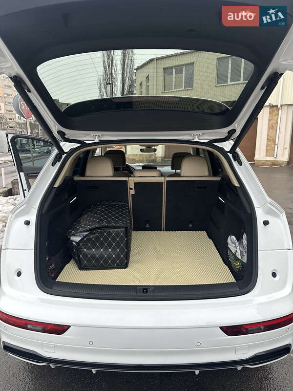 Внедорожник / Кроссовер Audi Q5 2018 в Виннице фото 20 Внедорожник / Кроссовер Audi Q5 2018 в Виннице