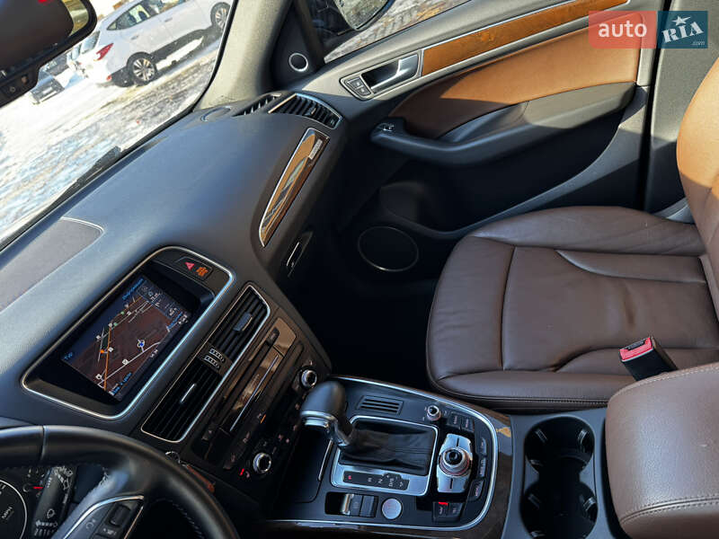 Позашляховик / Кросовер Audi Q5 2015 в Луцьку