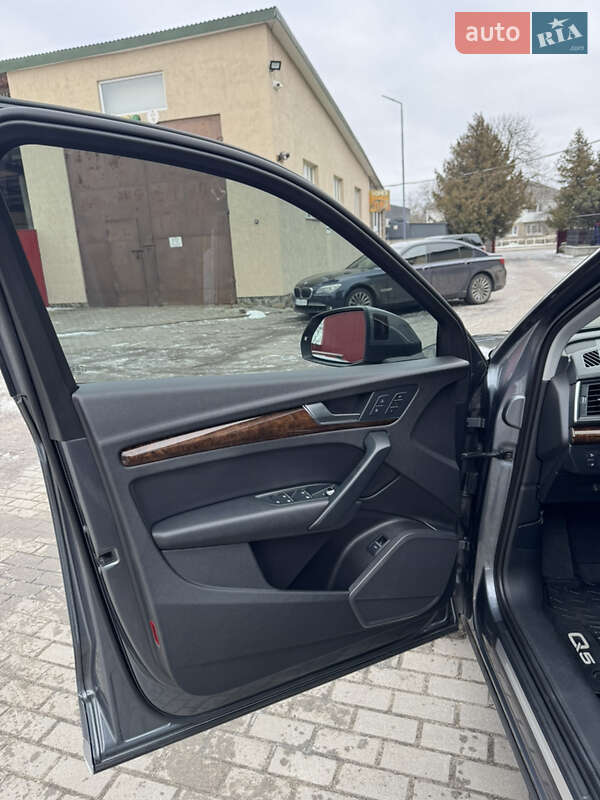 Внедорожник / Кроссовер Audi Q5 2018 в Владимире фото 46 Внедорожник / Кроссовер Audi Q5 2018 в Владимире