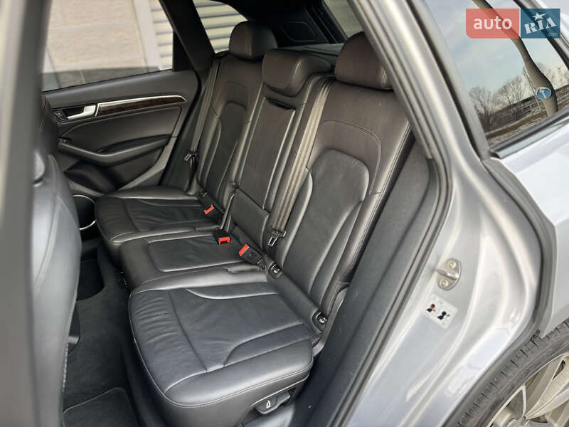 Позашляховик / Кросовер Audi Q5 2016 в Києві