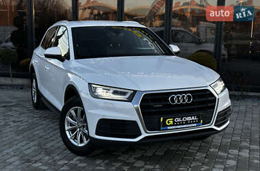 Позашляховик / Кросовер Audi Q5 2017 в Львові