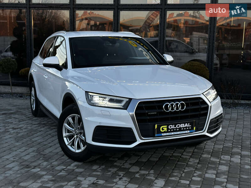 Позашляховик / Кросовер Audi Q5 2017 в Львові