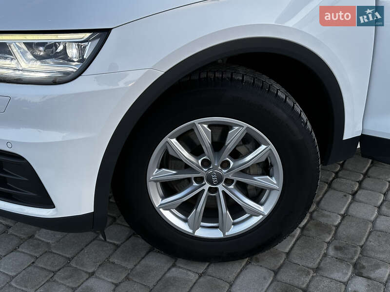 Позашляховик / Кросовер Audi Q5 2017 в Львові