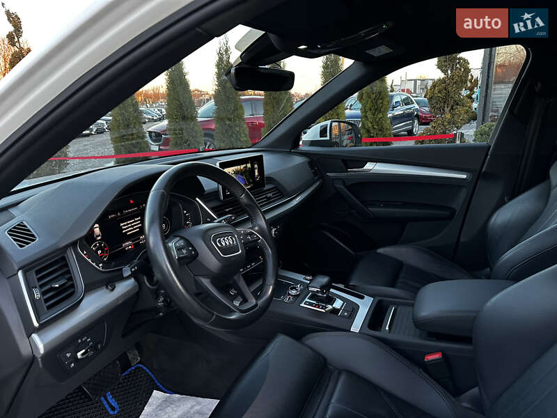 Позашляховик / Кросовер Audi Q5 2017 в Львові