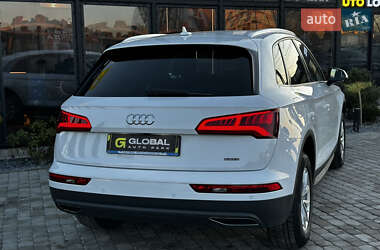 Позашляховик / Кросовер Audi Q5 2017 в Львові