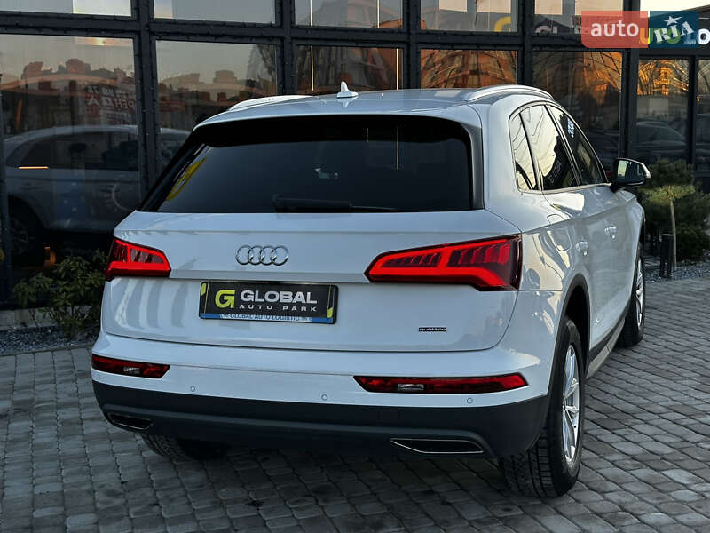 Позашляховик / Кросовер Audi Q5 2017 в Львові