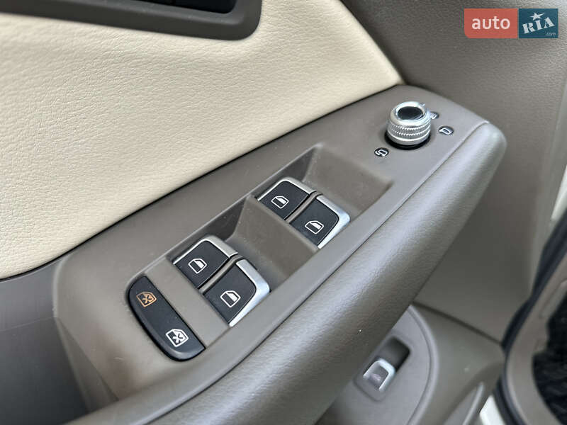 Позашляховик / Кросовер Audi Q5 2015 в Луцьку