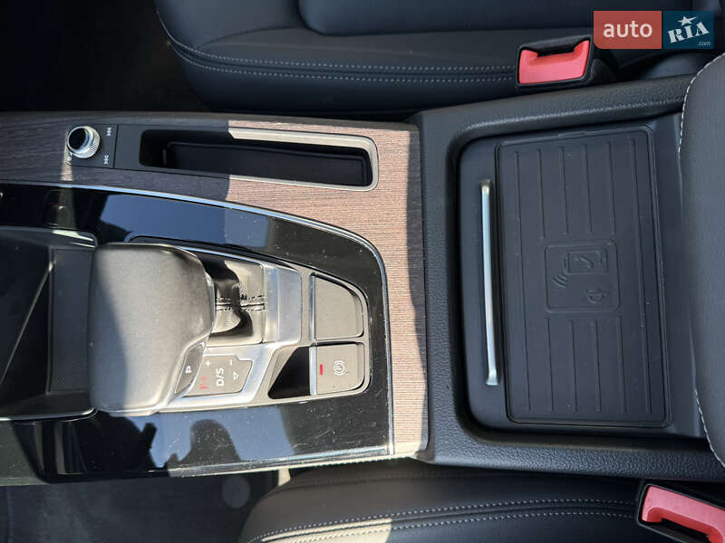 Внедорожник / Кроссовер Audi Q5 2020 в Стрые