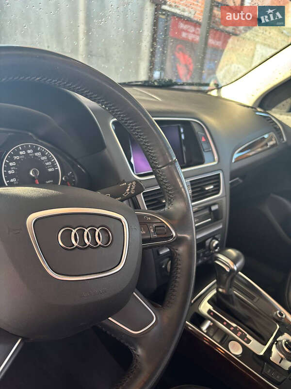 Позашляховик / Кросовер Audi Q5 2015 в Лубнах