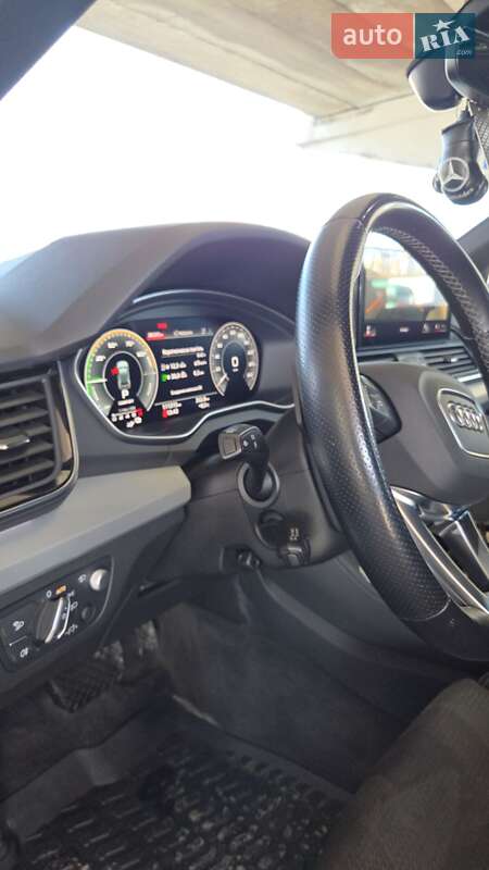 Позашляховик / Кросовер Audi Q5 2021 в Києві