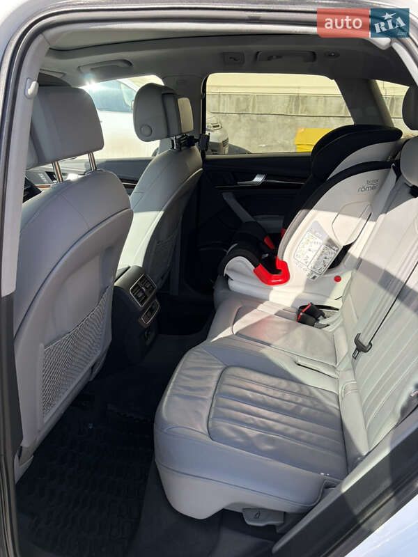 Позашляховик / Кросовер Audi Q5 2017 в Львові фото 23 Позашляховик / Кросовер Audi Q5 2017 в Львові