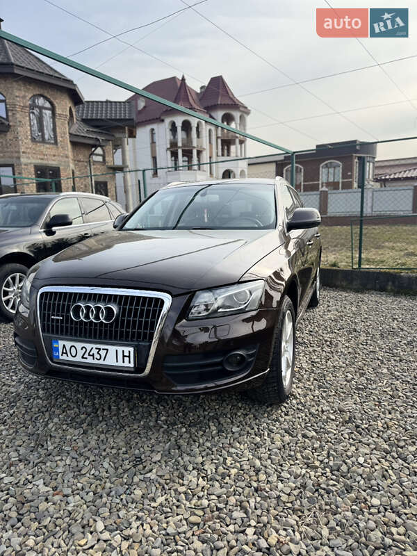 Внедорожник / Кроссовер Audi Q5 2011 в Нижней Апше