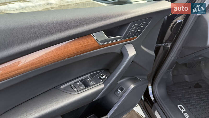 Позашляховик / Кросовер Audi Q5 2022 в Києві