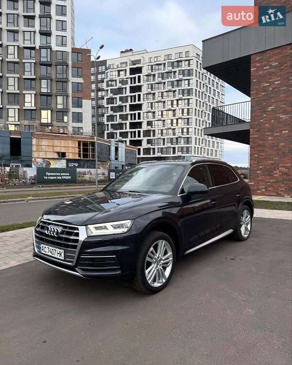 Позашляховик / Кросовер Audi Q5 2017 в Львові